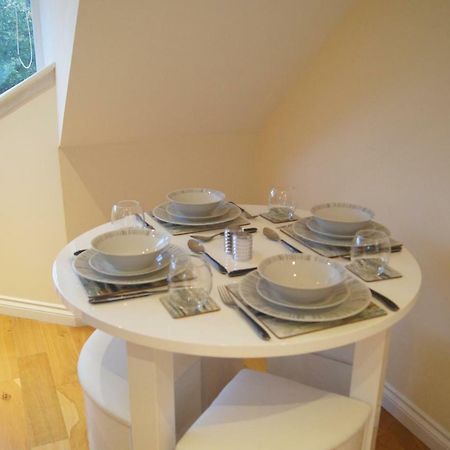 Modern, Cosy Apartment In Bearsden With Private Parking Глазгоу Екстериор снимка